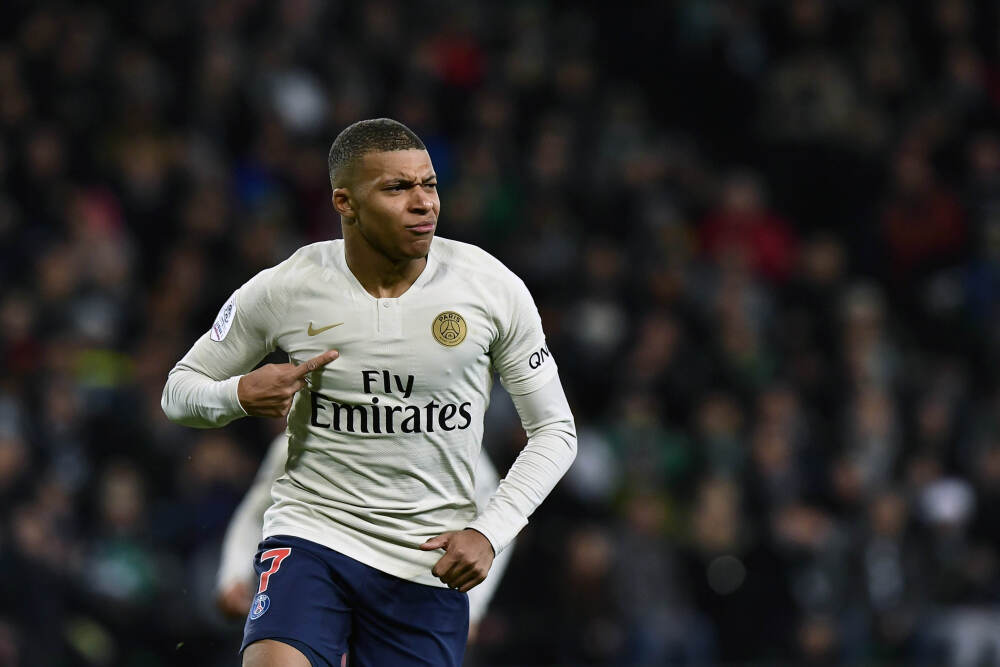 小米17确实卖爆！Q3中国手机市场排名：vivo第一 华为小米紧随其后